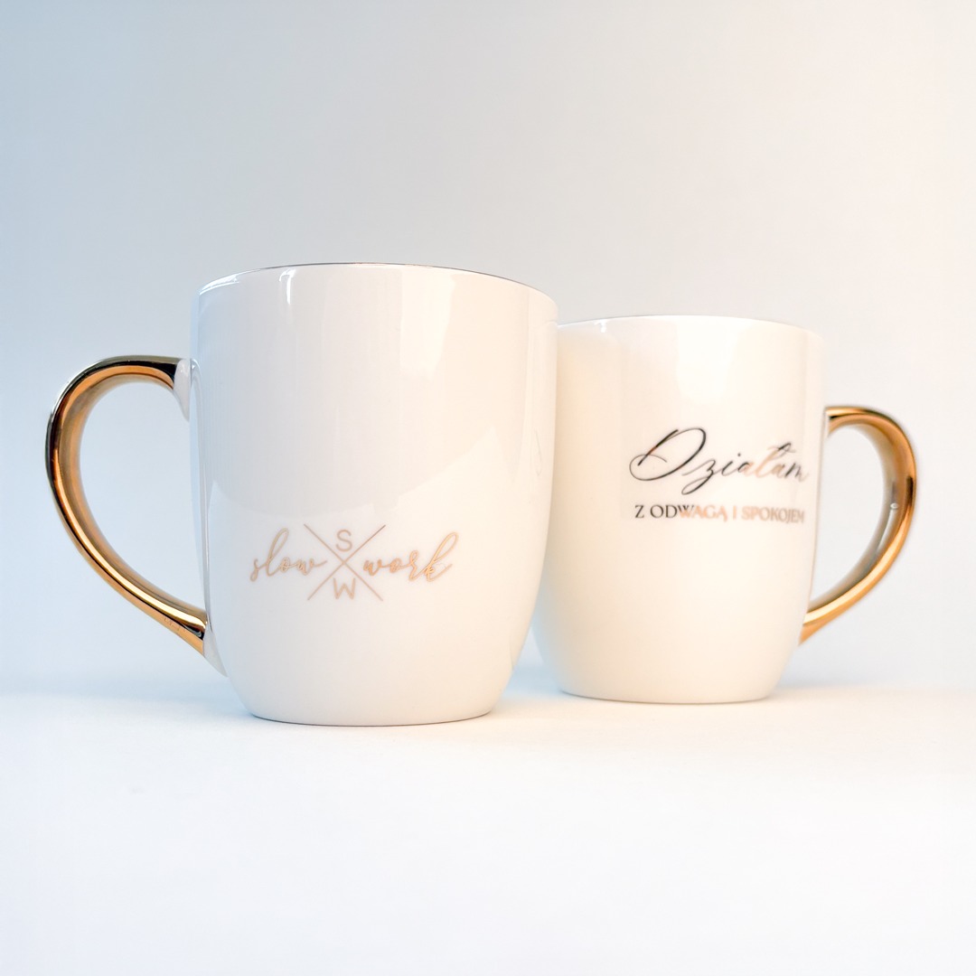 Kubek z afirmacją: „Działam z odwagą i spokojem”
